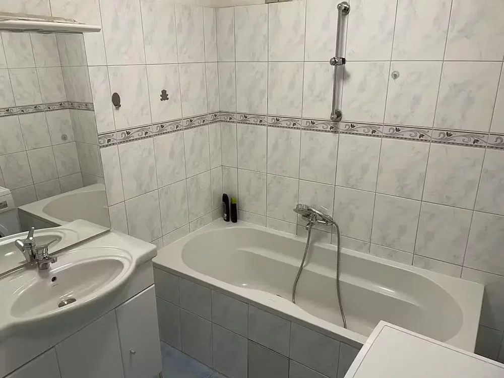 Badkamer; tegelvloer