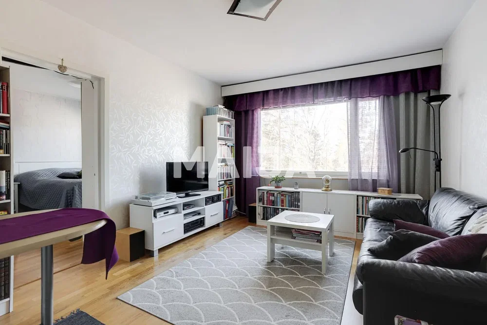 Salon; lumière naturelle, parquet