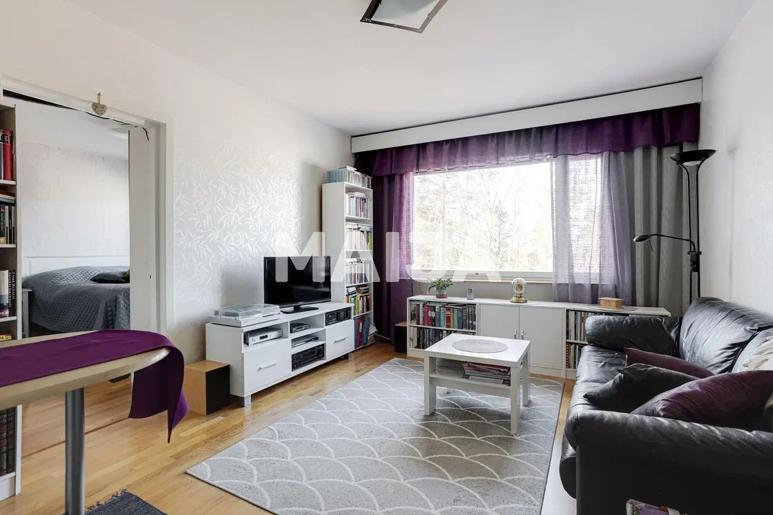 Salon; lumière naturelle, parquet