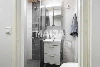 Salle de bain; carrelage, lumière naturelle