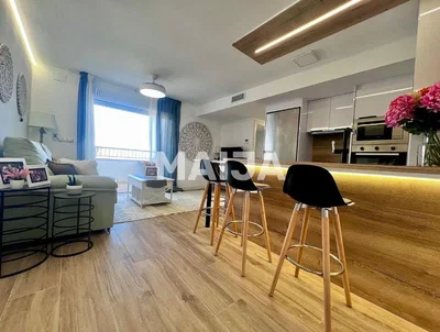 Salon; lumière naturelle, parquet, style moderne