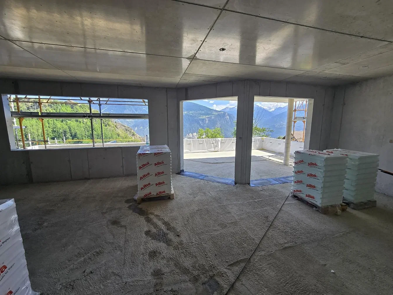 Sonstiges; blick, tageslicht, renovierungsbedürftig