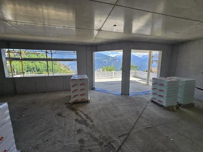 Sonstiges; blick, tageslicht, renovierungsbedürftig