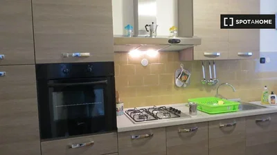 Küche; küchengeräte, holzboden, renoviert, tageslicht