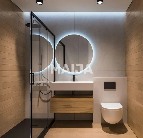 Casa de banho; chão de azulejo, vigas de madeira, renovado, luz natural, estilo moderno