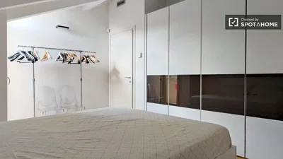 Schlafzimmer; holzbalken, renoviert, tageslicht