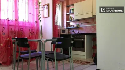 Küche; küchengeräte, tageslicht, moderner stil