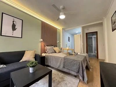 Yatak odası; doğal ışık, modern stil