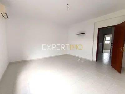 أخرى; أرضية من البلاط, ضوء طبيعي