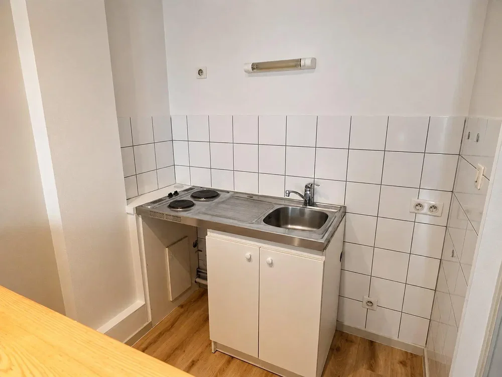 Küche; holzboden, fliesenboden