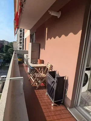 Balkon; blick, fliesenboden, tageslicht