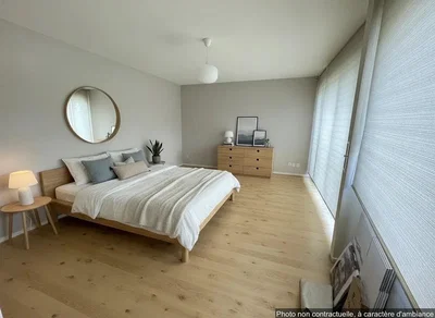 Bedroom; wood floor, natural light, modern style