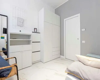 Spavaća soba; prirodno svjetlo, drveni pod