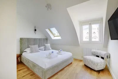 Chambre; parquet, lumière naturelle