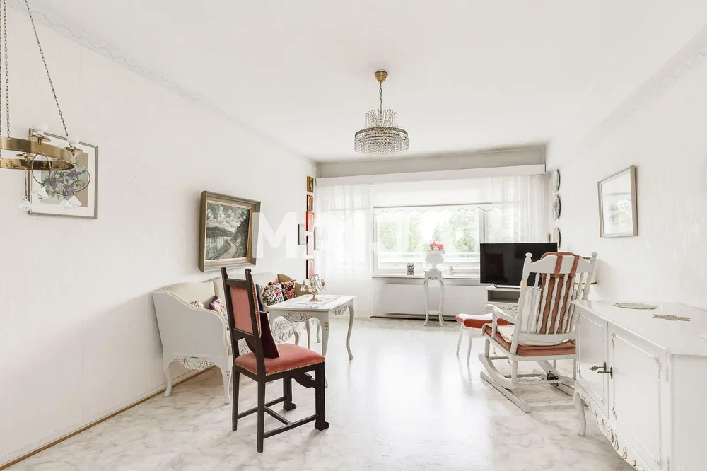 Woonkamer; natuurlijk licht, rustieke stijl