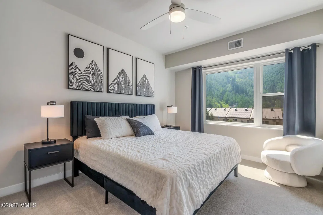Bedroom; natural light, modern style