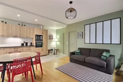 Wohnzimmer; küchengeräte, holzboden, tageslicht, moderner stil