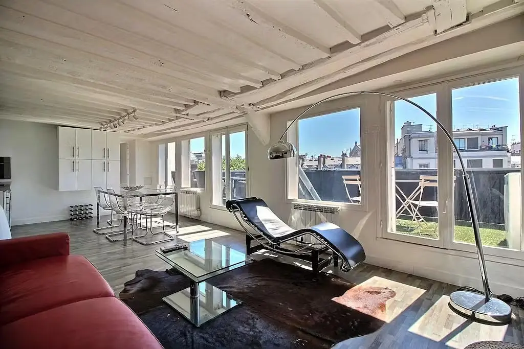 Salon; vue, lumière naturelle, style moderne, parquet