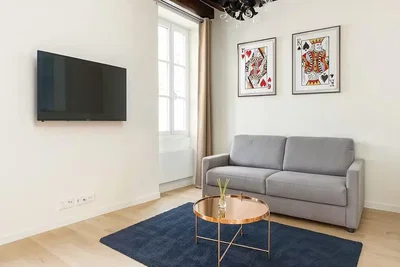 Wohnzimmer; holzboden, tageslicht, moderner stil
