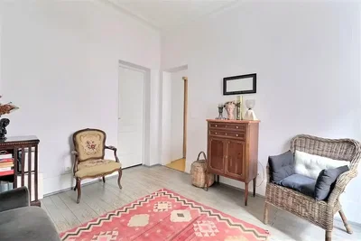 Salon; parquet, lumière naturelle, style rustique