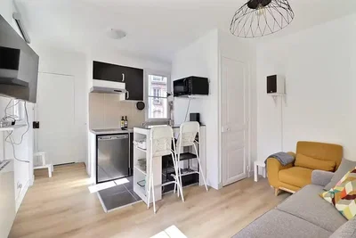 Wohnzimmer; tageslicht, moderner stil, küchengeräte