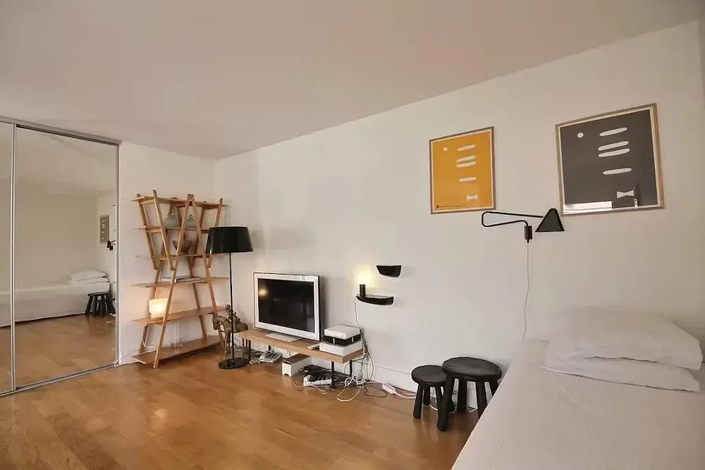 Chambre; parquet, lumière naturelle