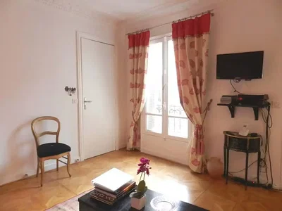 Salon; lumière naturelle, parquet