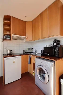 Cuisine; électroménager, nécessite rénovation, lumière naturelle