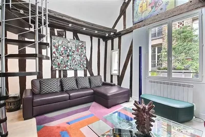 Wohnzimmer; moderner stil, holzbalken, tageslicht
