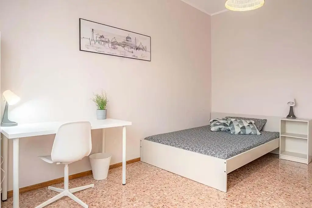 Yatak odası; doğal ışık, modern stil