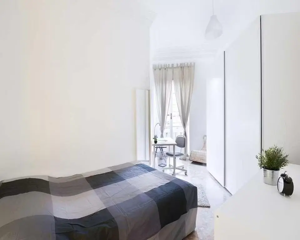 Bedroom; natural light, modern style