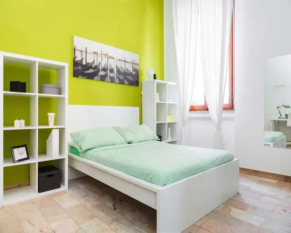 Spavaća soba; prirodno svjetlo, pločice