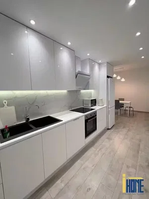 Kuhinja; kuhinjski aparati, drveni pod, prirodno svjetlo, moderni stil, renoviran