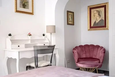 Spavaća soba; rustikalni stil, prirodno svjetlo