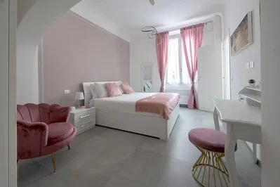 Spavaća soba; prirodno svjetlo, moderni stil