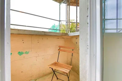 Balkon; tadilat gerekiyor, doğal ışık
