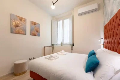 Spavaća soba; prirodno svjetlo, moderni stil