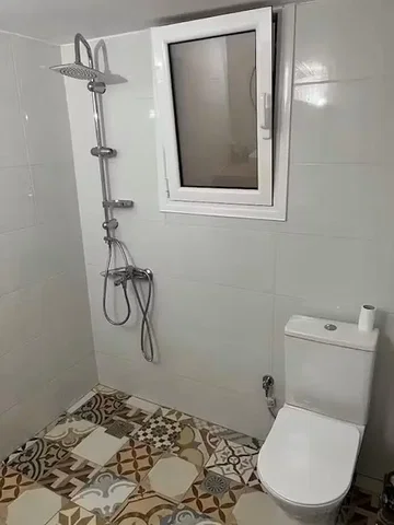 Toalet; pločice