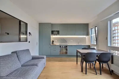 Salon; électroménager, parquet, lumière naturelle, style moderne