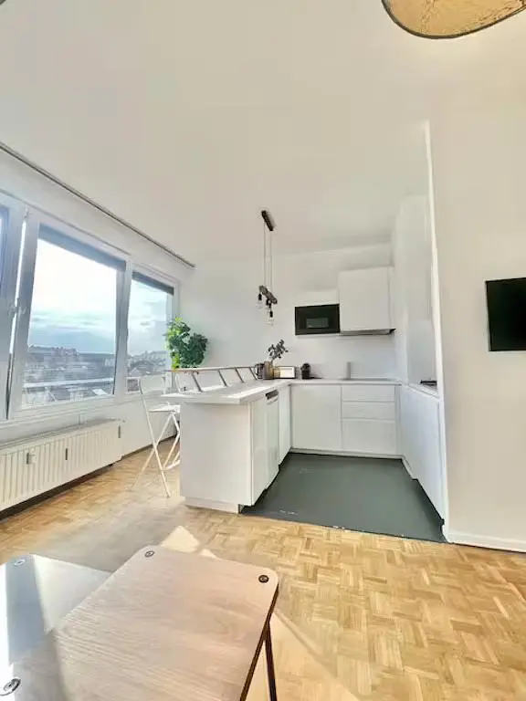 Küche; blick, küchengeräte, tageslicht, holzboden