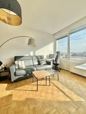 Wohnzimmer; tageslicht, holzboden, blick