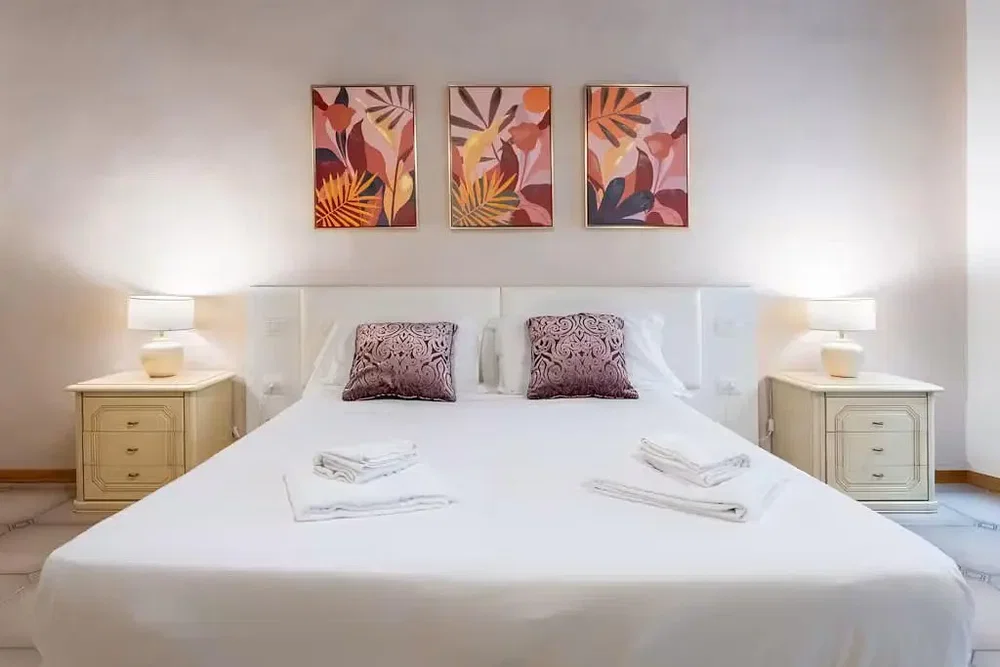 Quarto; luz natural, estilo moderno