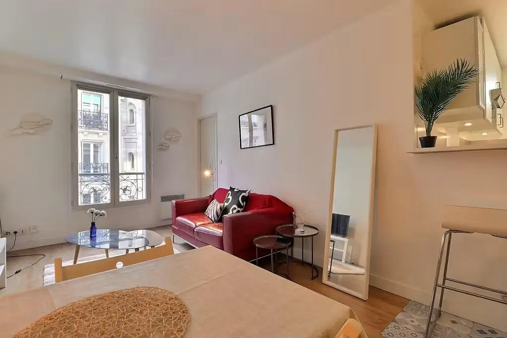 Oturma odası; doğal ışık, modern stil