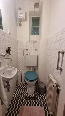 Тоалет; плочице