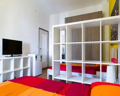Schlafzimmer; tageslicht, holzbalken