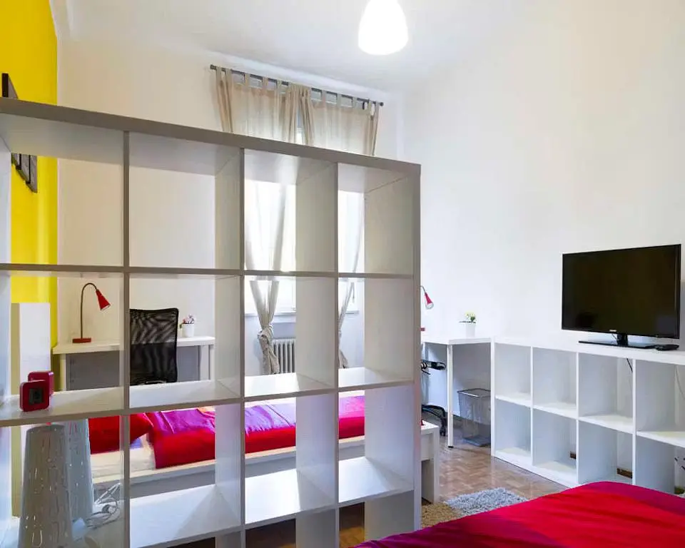 Schlafzimmer; tageslicht, holzboden, moderner stil