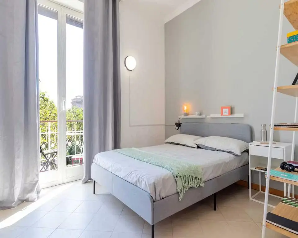 Schlafzimmer; tageslicht, fliesenboden