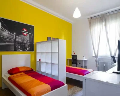 Schlafzimmer; tageslicht, holzboden