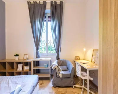 Chambre; lumière naturelle, parquet