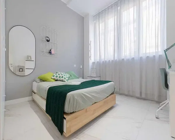 Schlafzimmer; tageslicht, fliesenboden